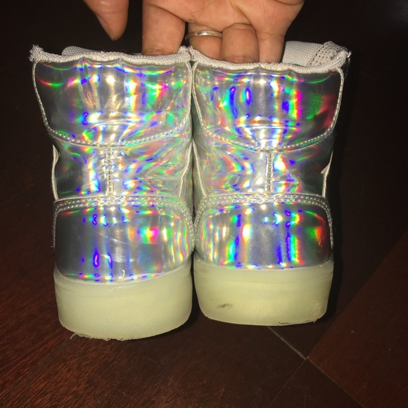 🎀 LED Sneakers 🎀 - Picture 3 of 5